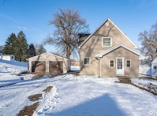 206 4th Ave W, Ellendale, MN 56026