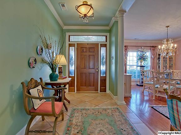 4th image of 3118 Waterman Dr SE