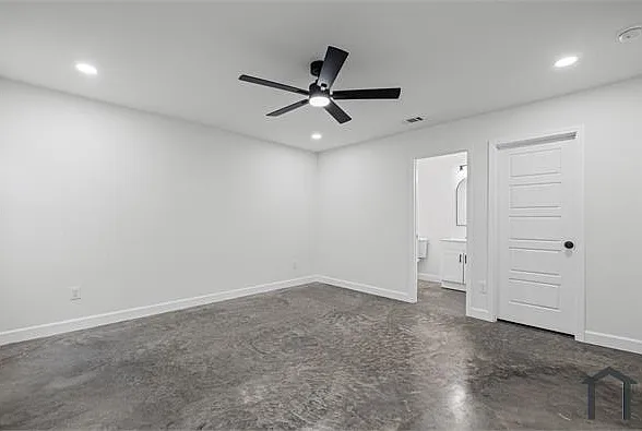 721 Eva St — Photo 13