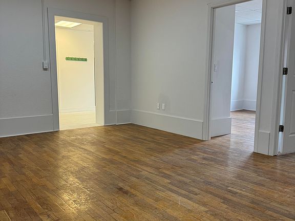 4th image of 109 S Main St #109