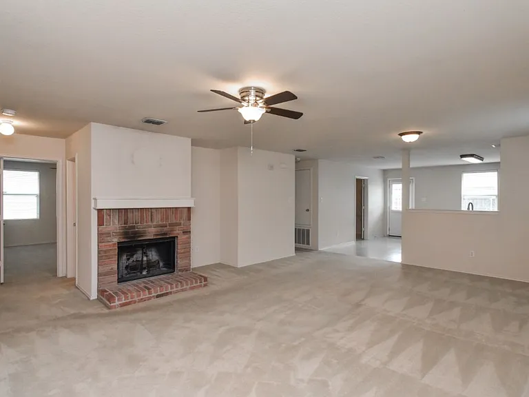 1105 Wyatt Earp Dr — Photo 7