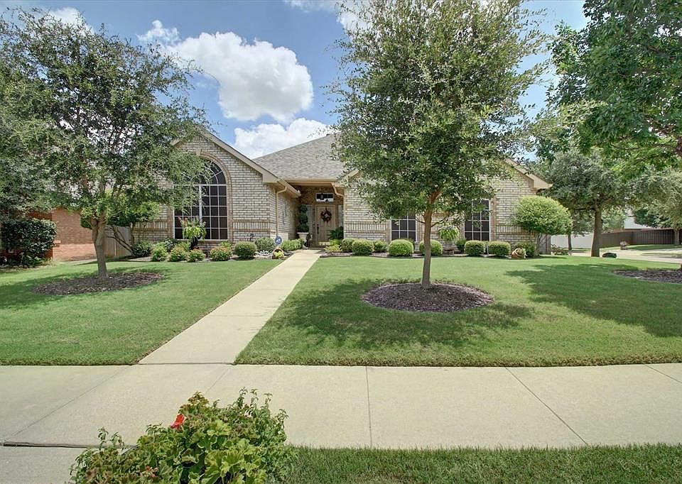 1st image of 913 Robin Dr