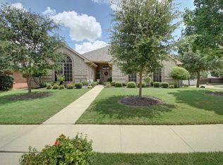913 Robin Dr, Fort Worth, TX 76179