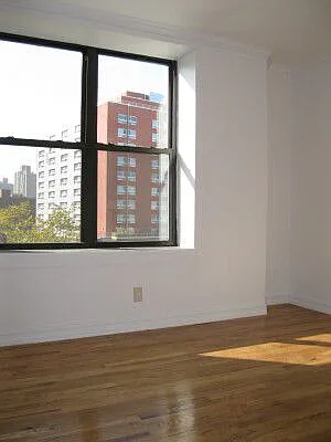 Rented by Tower Brokerage | media 33