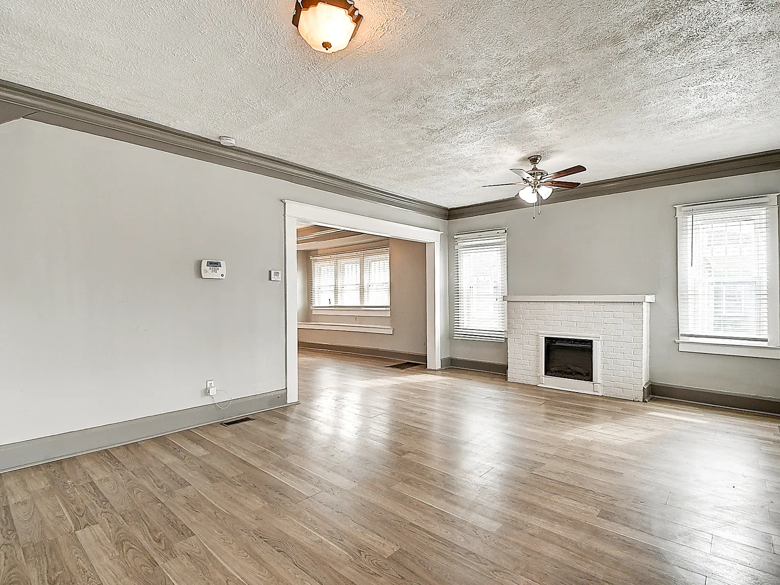 3 bed, 2.5 bath, 2460 sqft, $1,849 — Photo 3