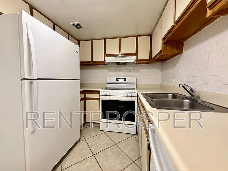 4149 S Semoran Blvd #4 — Photo 6