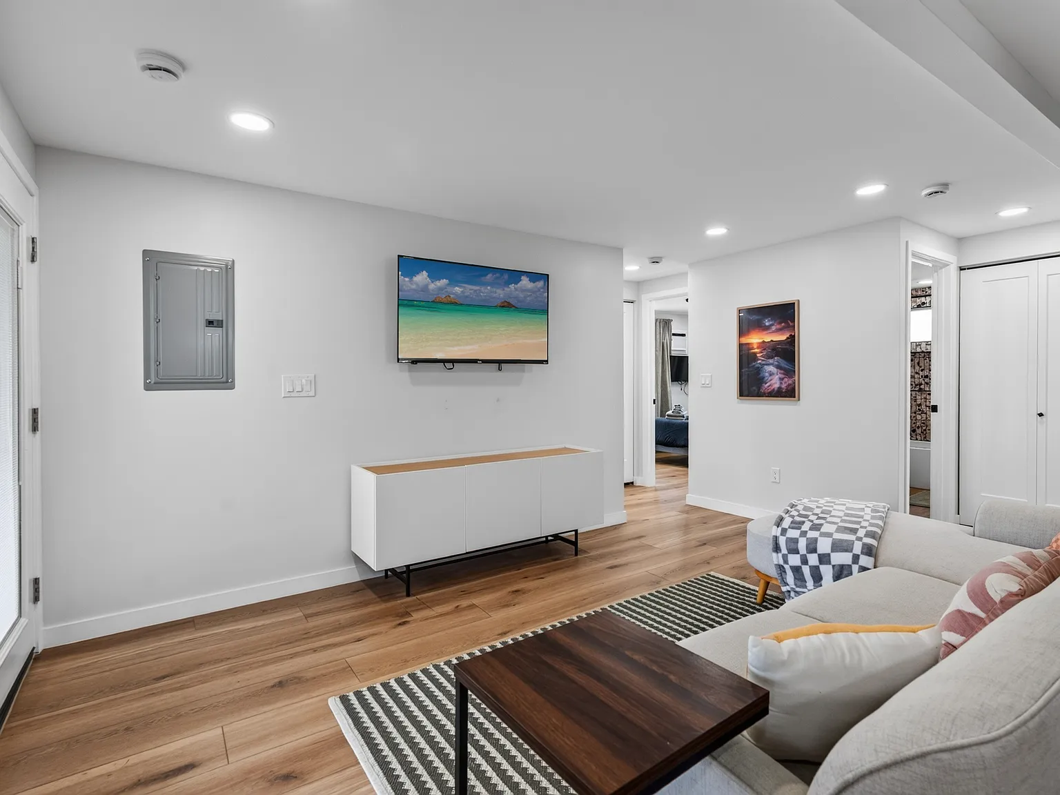 3 bed, 920 sqft, $5,500 — Photo 4