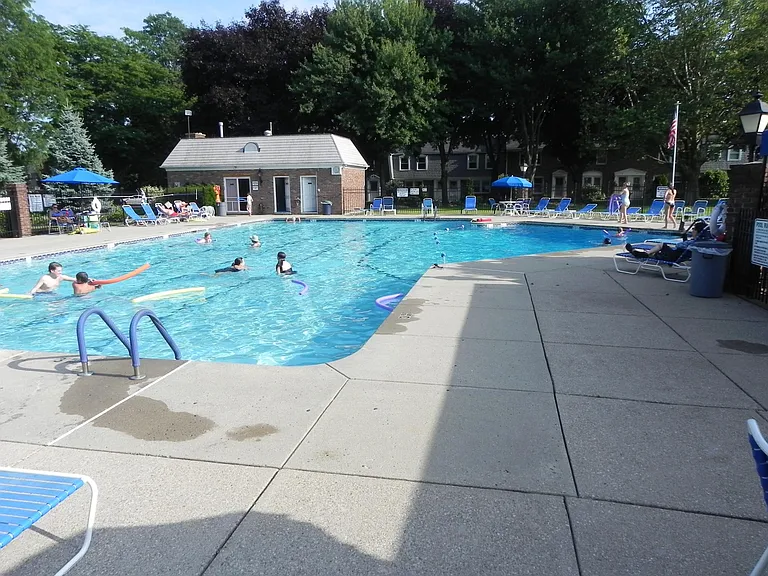 20 Guilford Ln #8 — Photo 12
