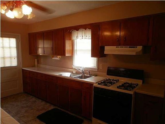 Eat in Kitchen with new vinyl