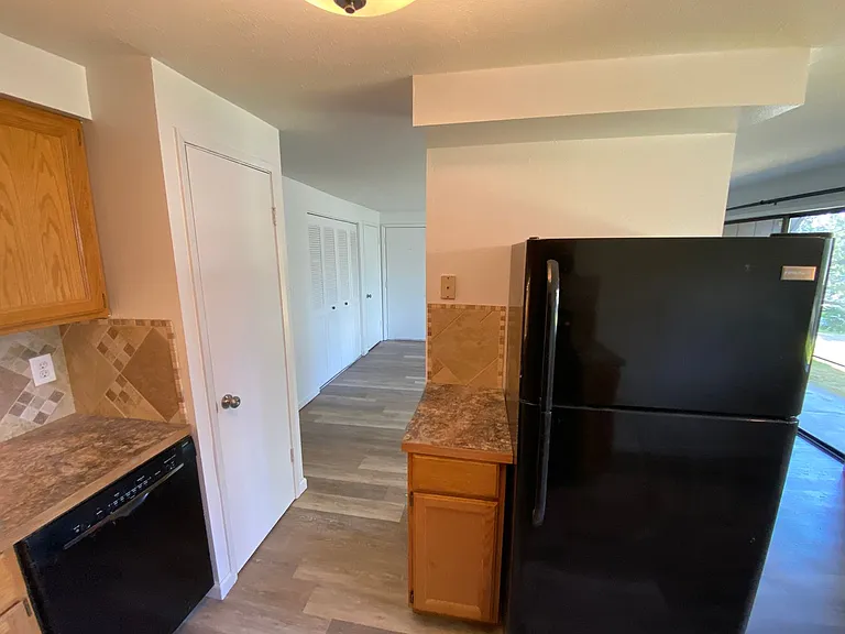 702 S Oak St — Photo 8