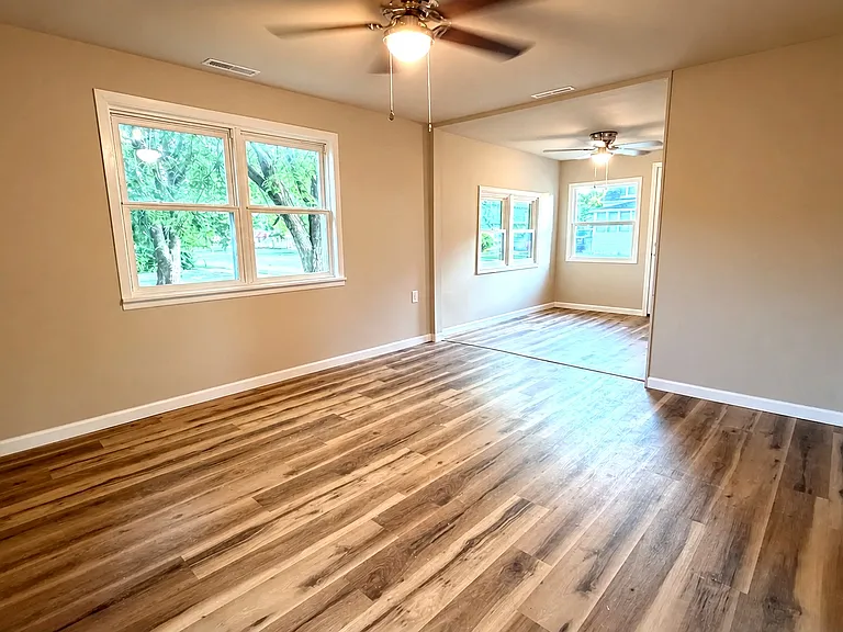 119 N Hickory St — Photo 5