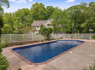 146 Colonial Rd, Guilford, CT 06437