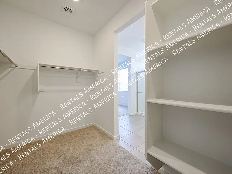3380 N Camden Dr — Photo 19