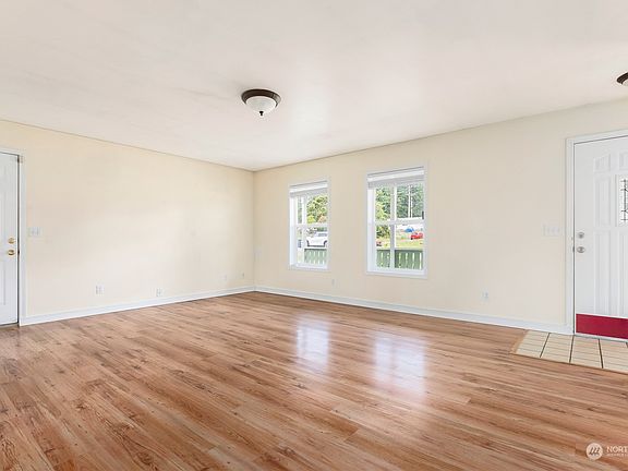 4th image of 957 Donald Avenue
