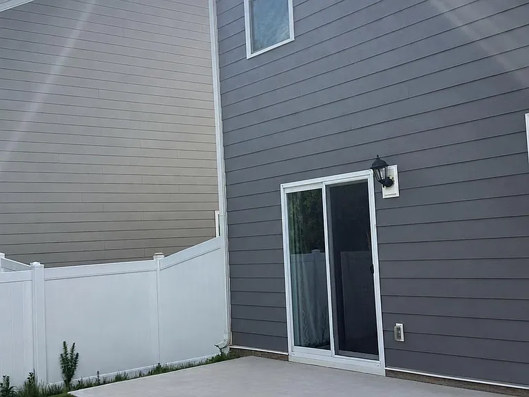 1300 Secrest Commons Dr — Photo 3