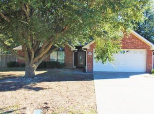 5922 Suncrest Dr, Athens, TX 75752