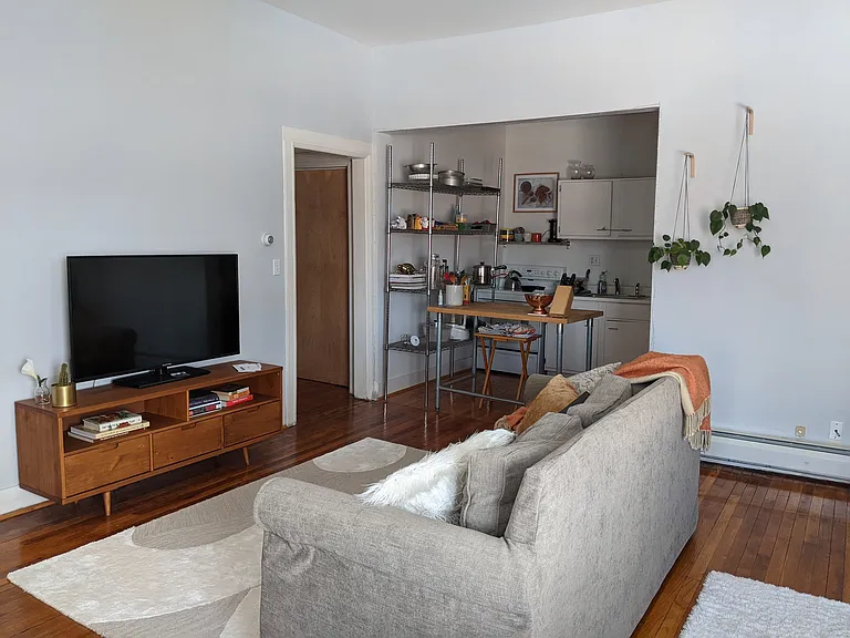 503 E Buffalo St #4 — Photo 4