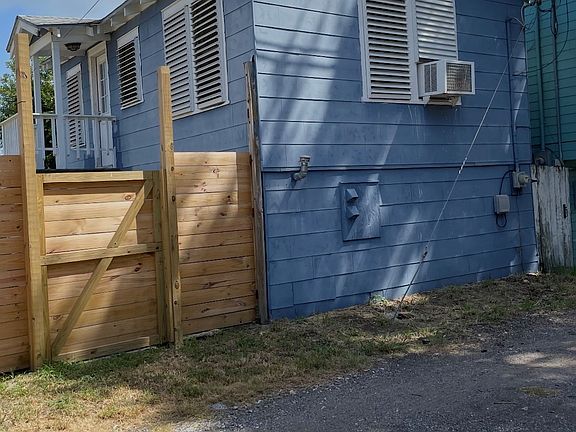 4th image of 4705 Avenue P #1/2