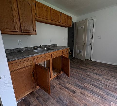 4th image of 9544 Cloverleaf Rd #A