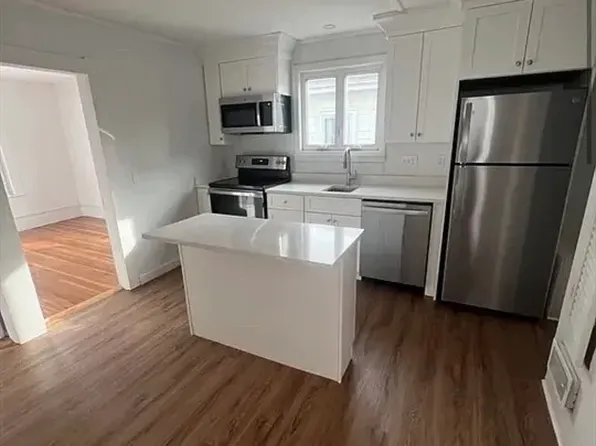 83 1/2 Summer St Unit 2, Salem, MA 01970