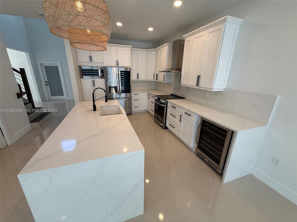 1st image of 107 SE 22nd Ter #107