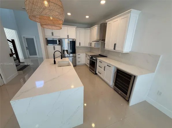 107 SE 22nd Ter #107, Homestead, FL 33033