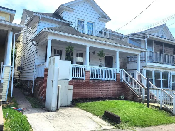 212 E Sunbury St, Millerstown, PA 17062