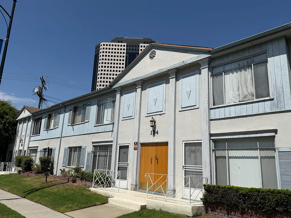 154 N Pass Ave