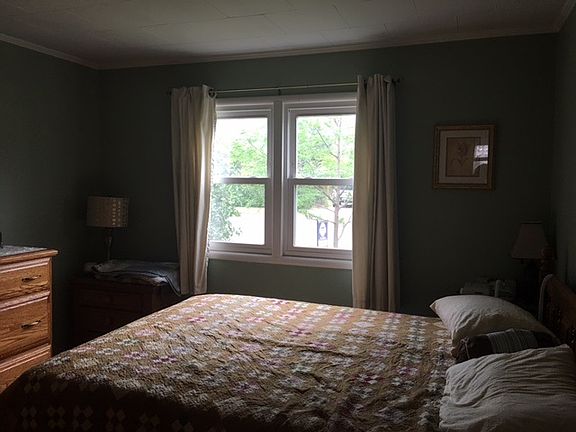 5th image of 911 Sully St