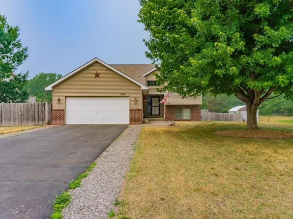 1209 Deer Haven Dr, Isanti, MN 55040