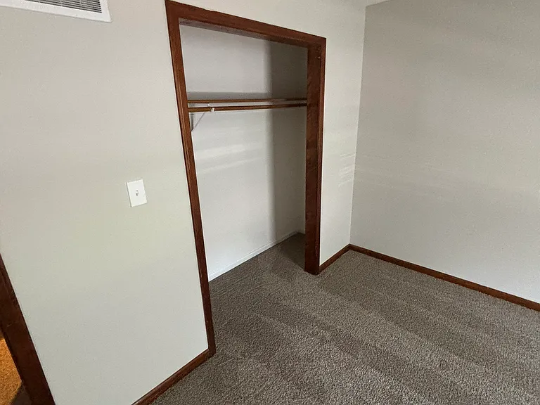 917 N Sunset Dr — Photo 14