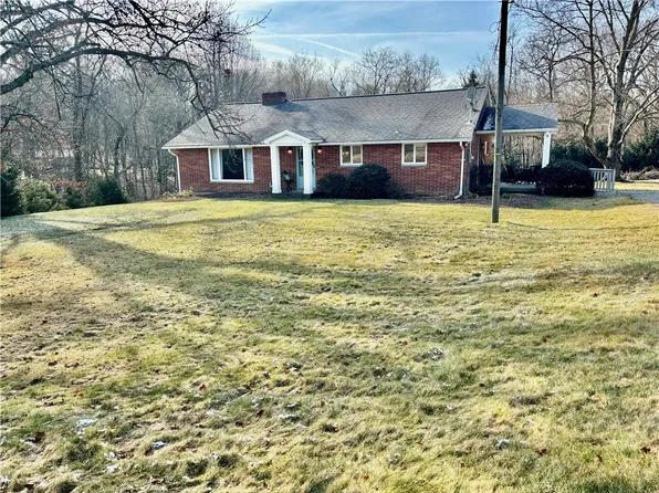 363 Stuber Rd, New Brighton, PA 15066