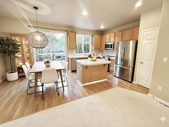 3rd image of 20366 Hoodview Ave