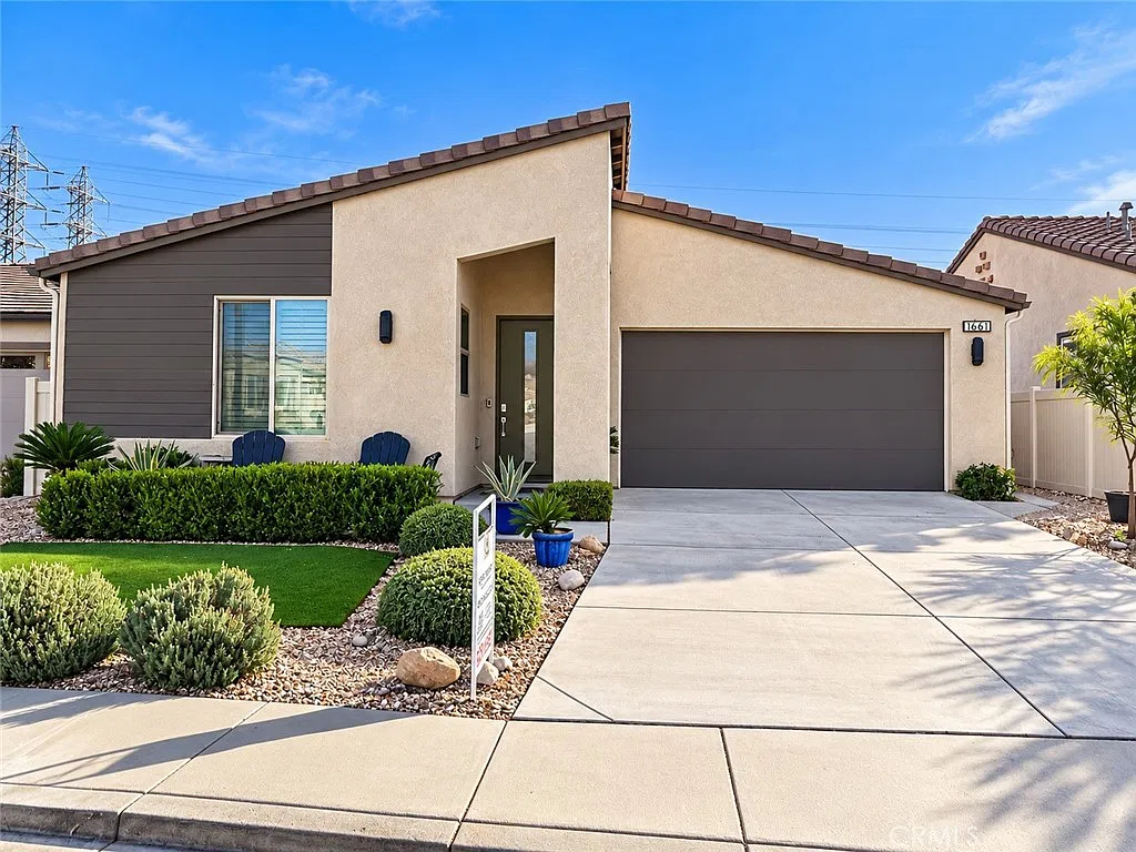 3 bed, 1677 sqft, $2,850 — Photo 1
