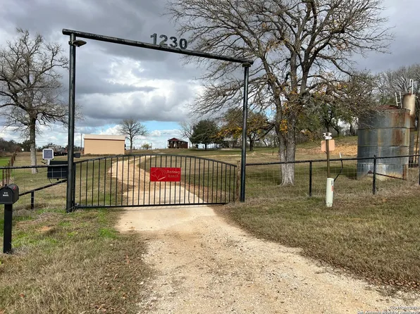 1230 Hartfield Rd., Seguin, TX 78155