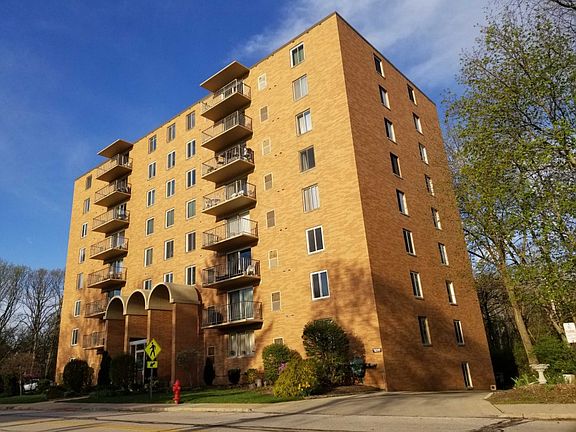 3rd image of 50 S Rocky River Dr APT G1