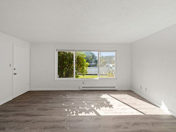 4th image of 1200 W Huntley St #1217