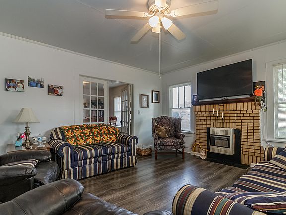 4th image of 10895 Commerce St