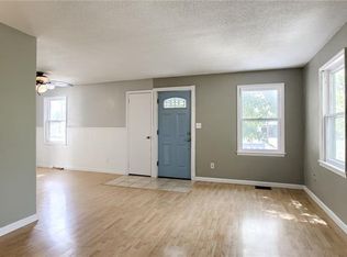 1300 NE 70th Ter, Gladstone, MO 64118