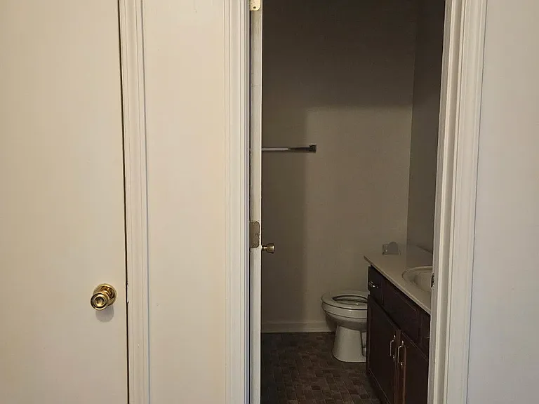 2304 Raleigh Ct #5 — Photo 19