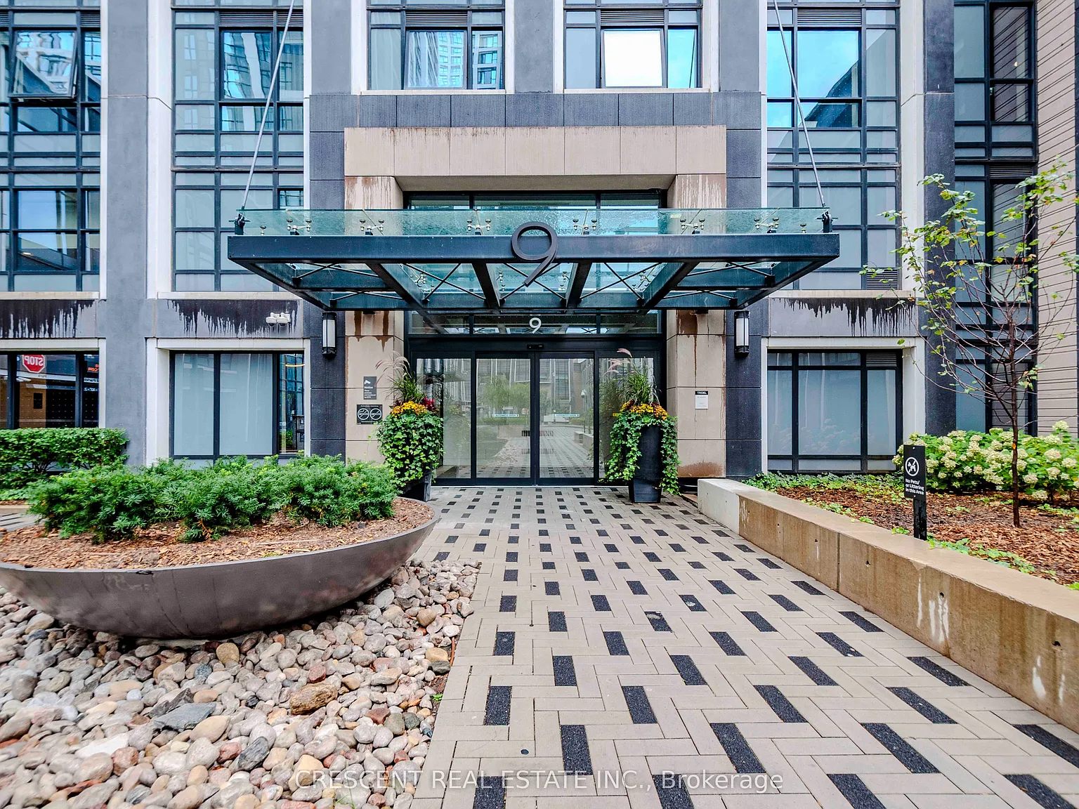 Bllorvista at Islington Terrace — Photo 1