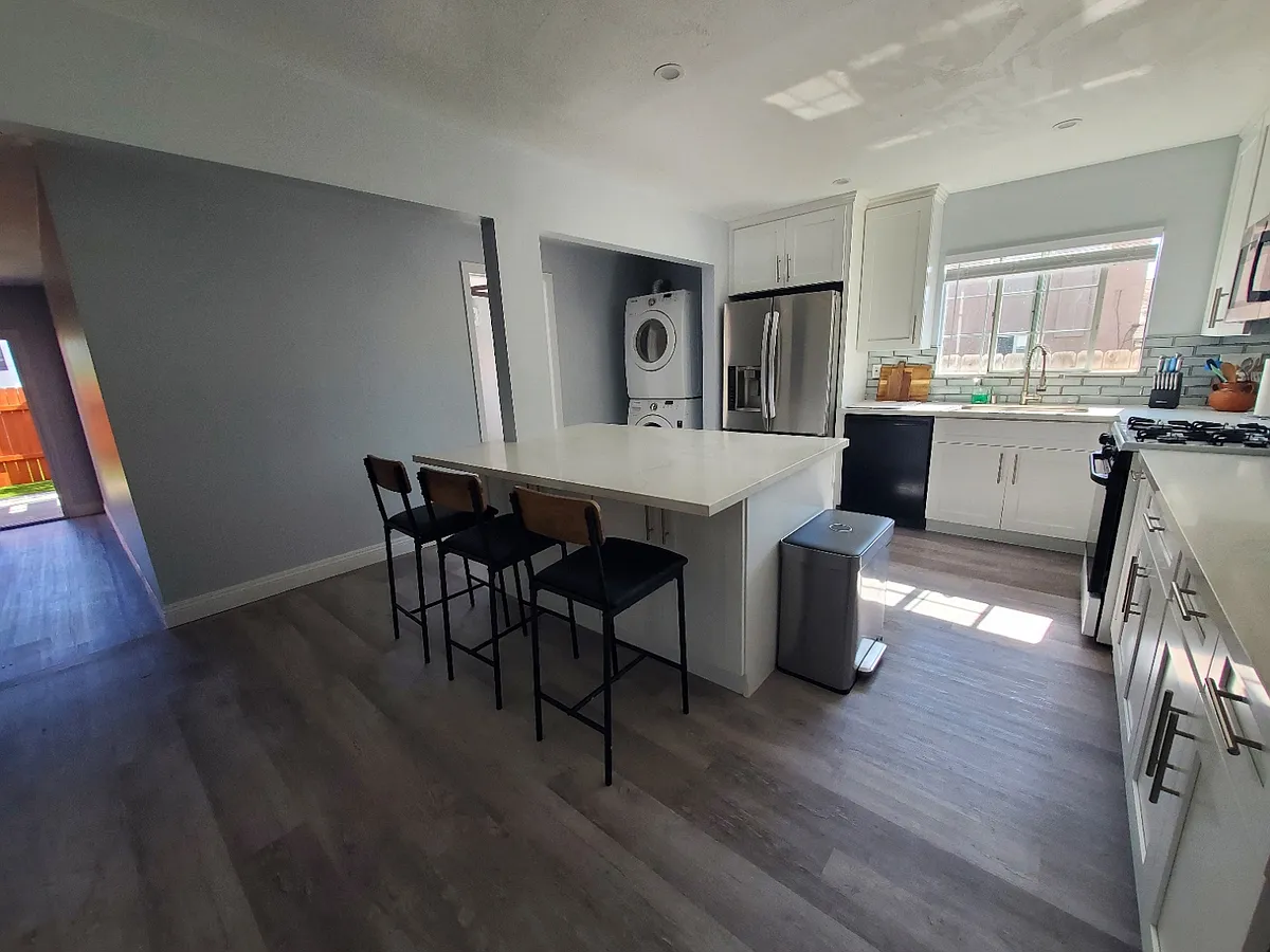 Building Photo - 5521 Blueridge St #5