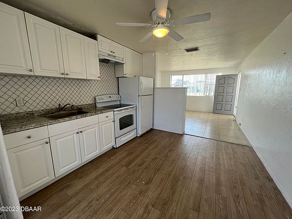 5th image of 7 Beechwood Dr