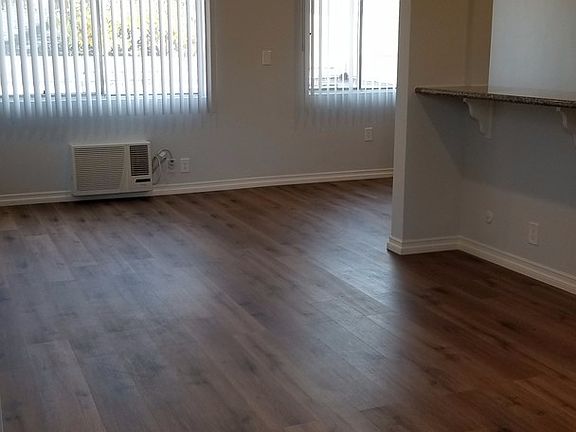 4th image of 1518 Hazelwood Ave #15188