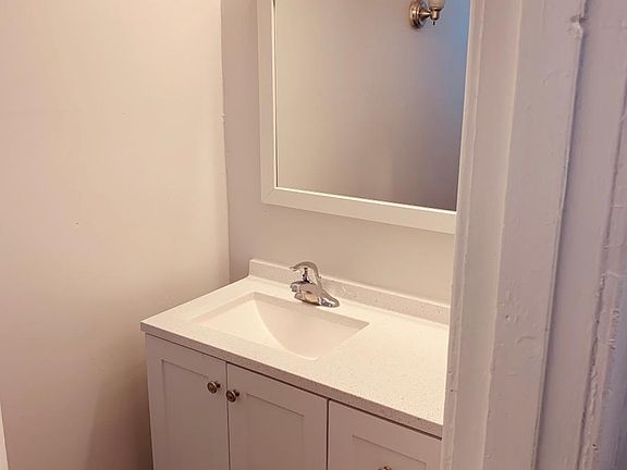 5th image of 262-264 Miller Ave #262/4M