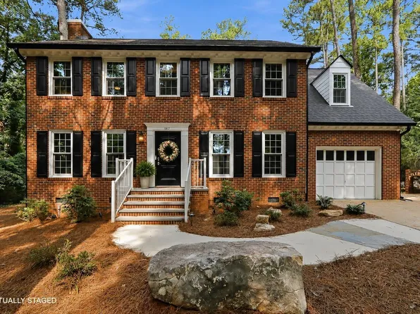 5817 Hedgemoor Dr, Raleigh, NC 27612