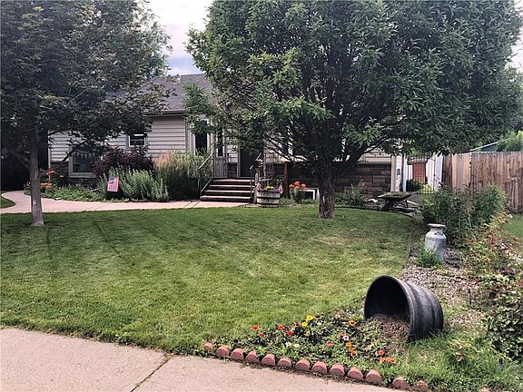 2nd image of 1009 Avenue F