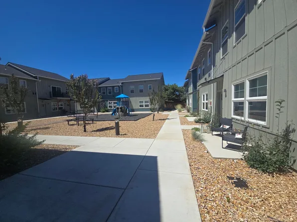 1620 SW Juniper Ave, Redmond, OR 97756