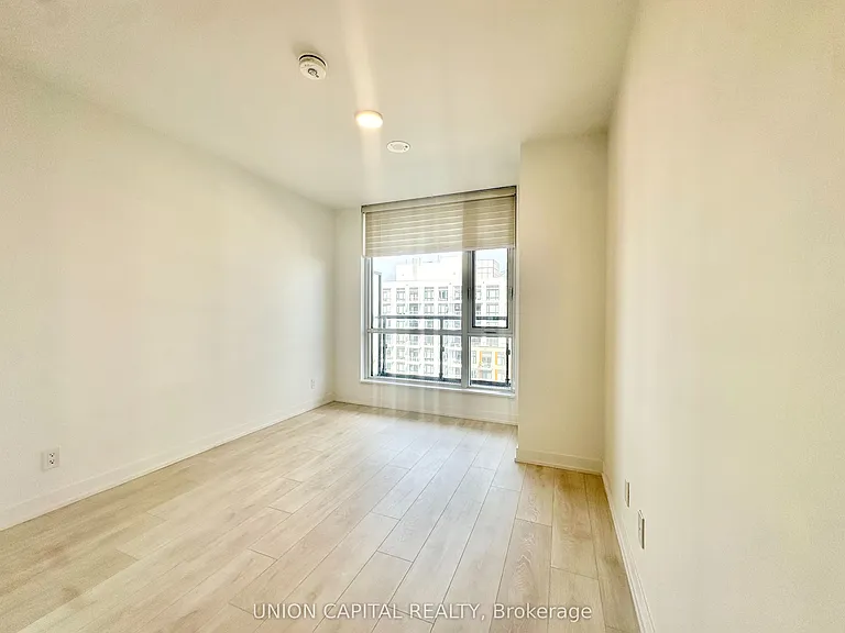7950 Bathurst St #1126 — Photo 10