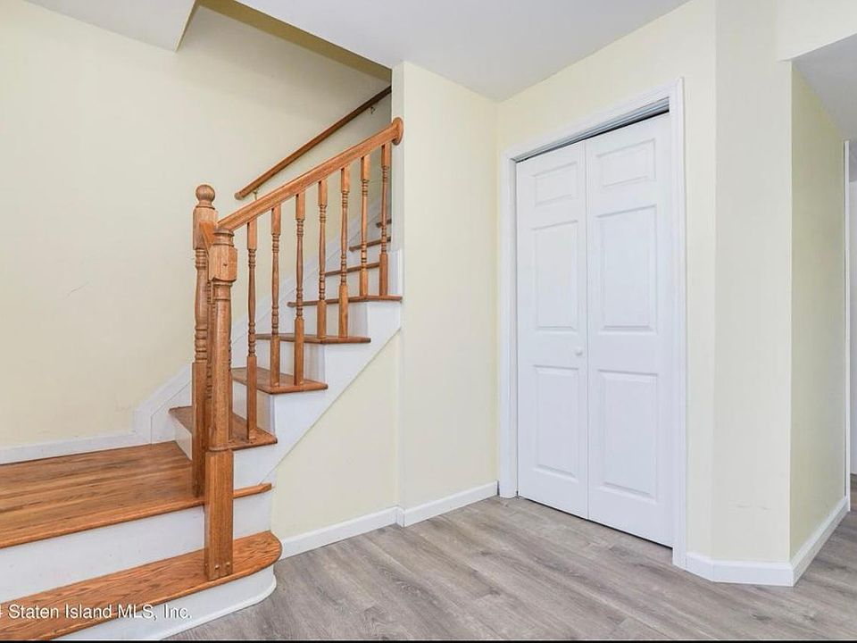 1st image of 72 Berry Ave Floor 2